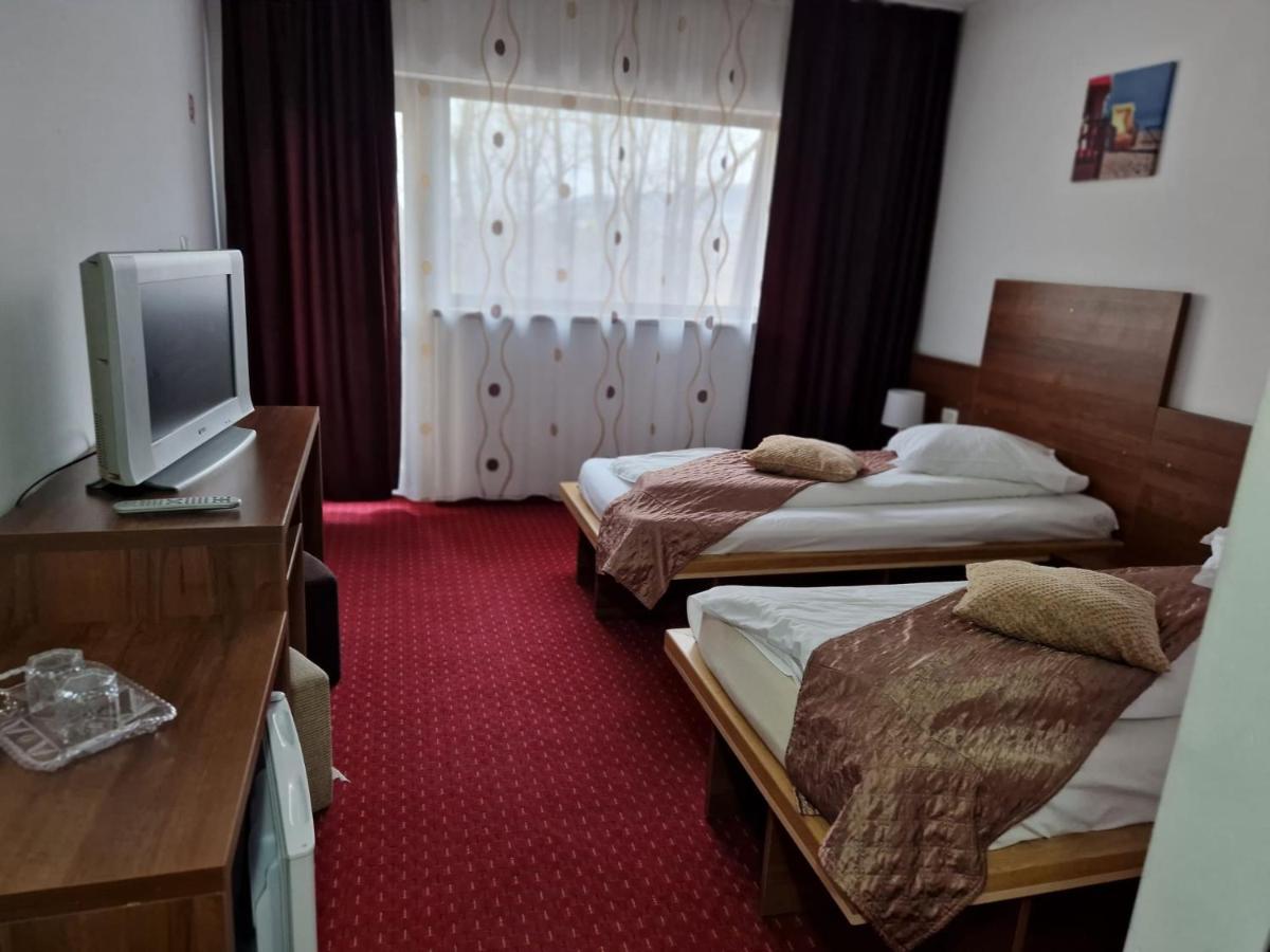 Pensiunea Carpe Diem Râmnicu Vâlcea Extérieur photo