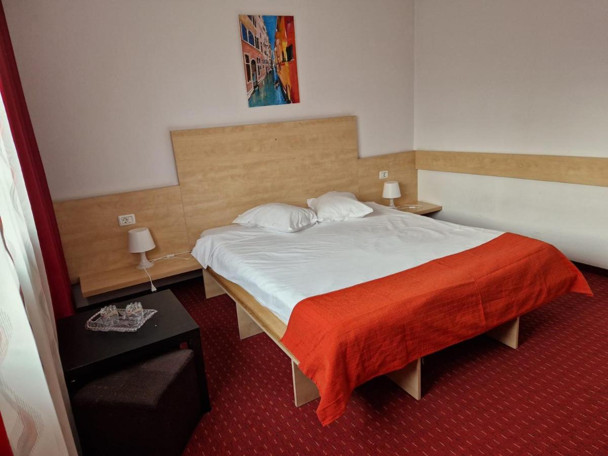 Pensiunea Carpe Diem Râmnicu Vâlcea Extérieur photo