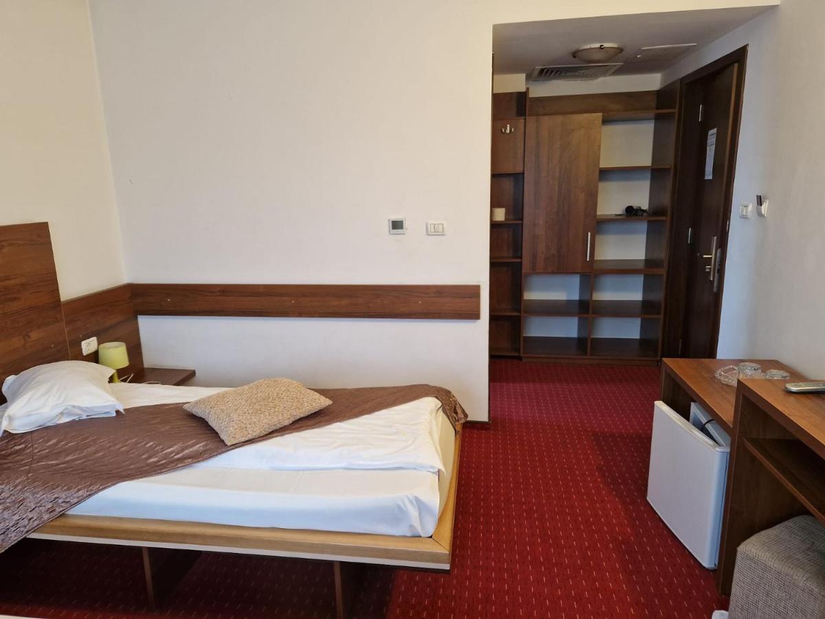 Pensiunea Carpe Diem Râmnicu Vâlcea Extérieur photo