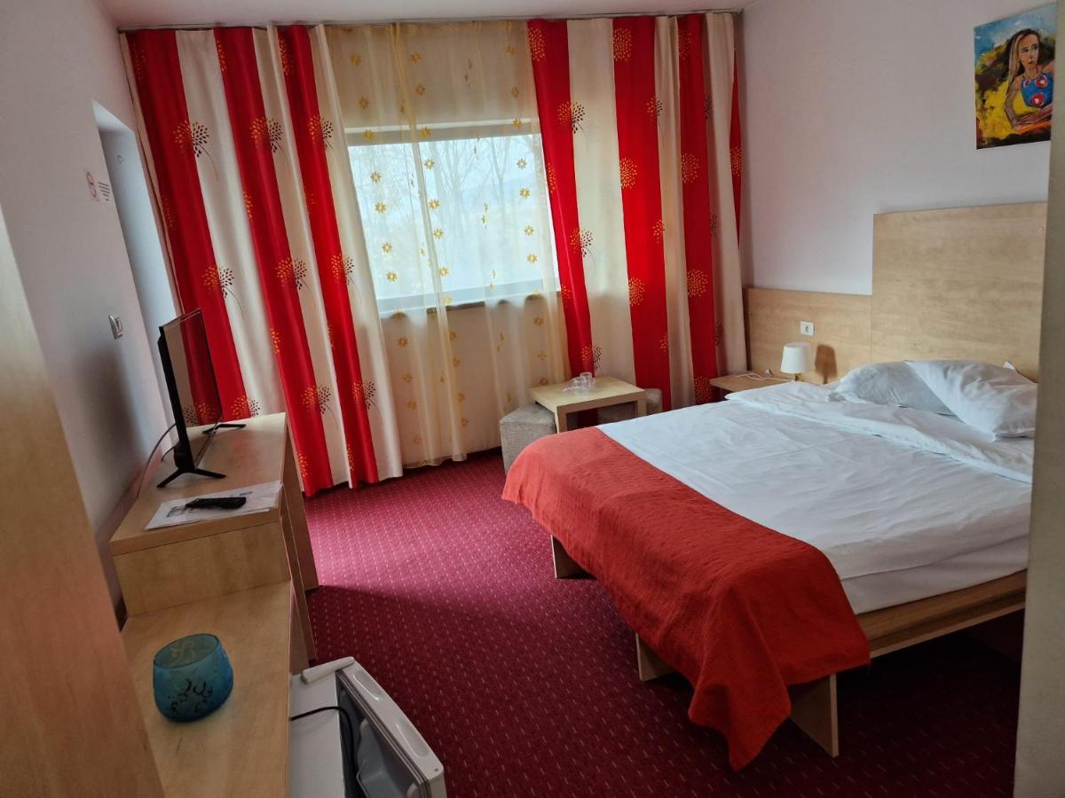 Pensiunea Carpe Diem Râmnicu Vâlcea Extérieur photo