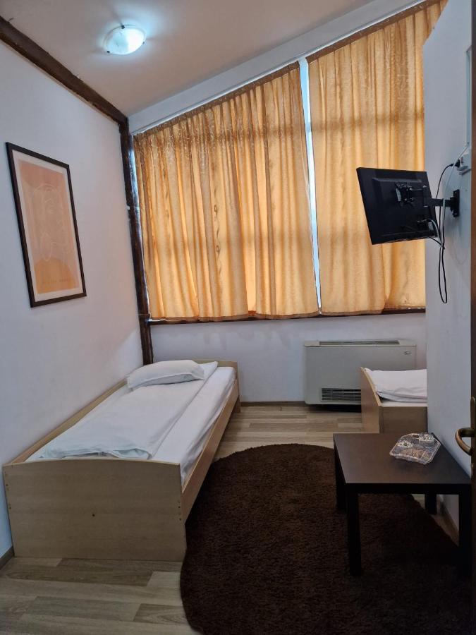 Pensiunea Carpe Diem Râmnicu Vâlcea Extérieur photo
