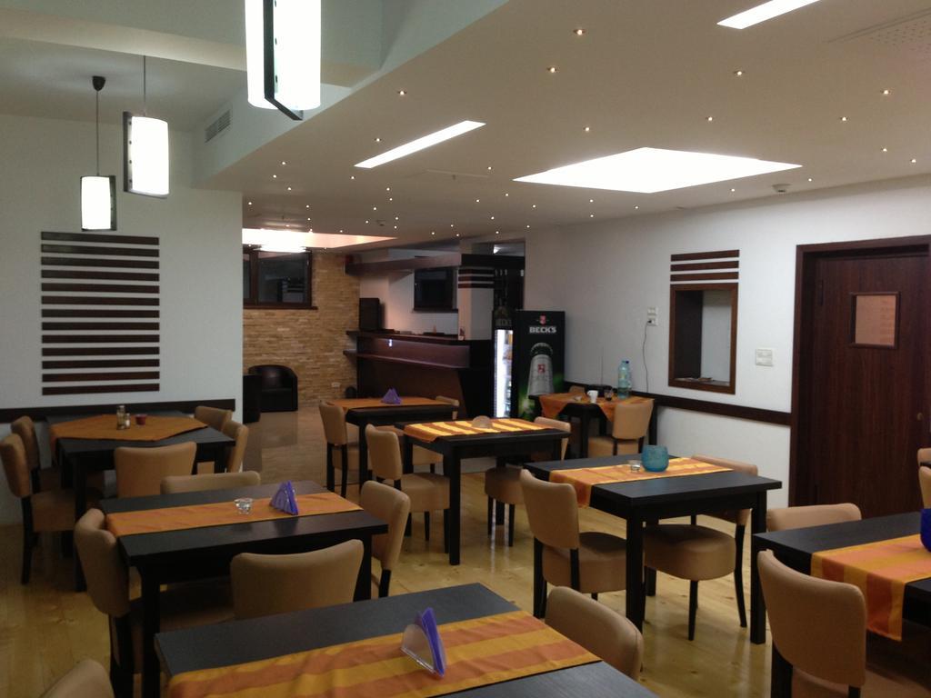 Pensiunea Carpe Diem Râmnicu Vâlcea Extérieur photo
